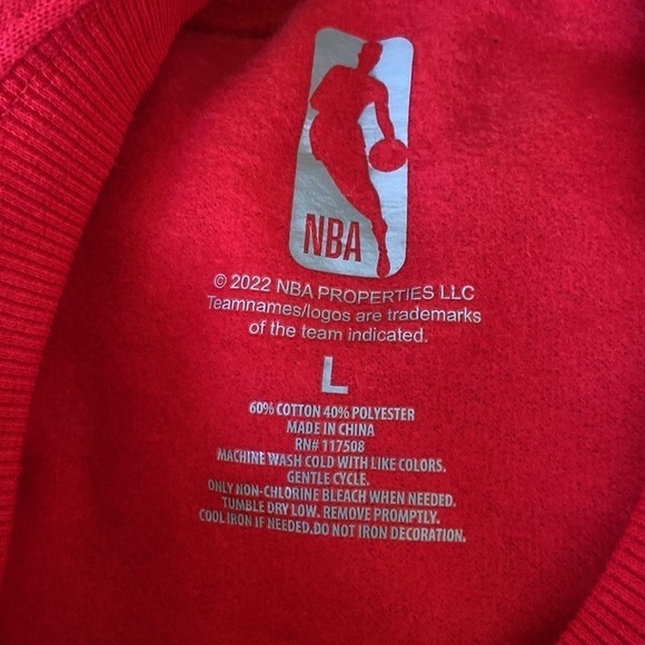 Chicago bulls crew neck sweatshirt nwt - Picture 5 of 7